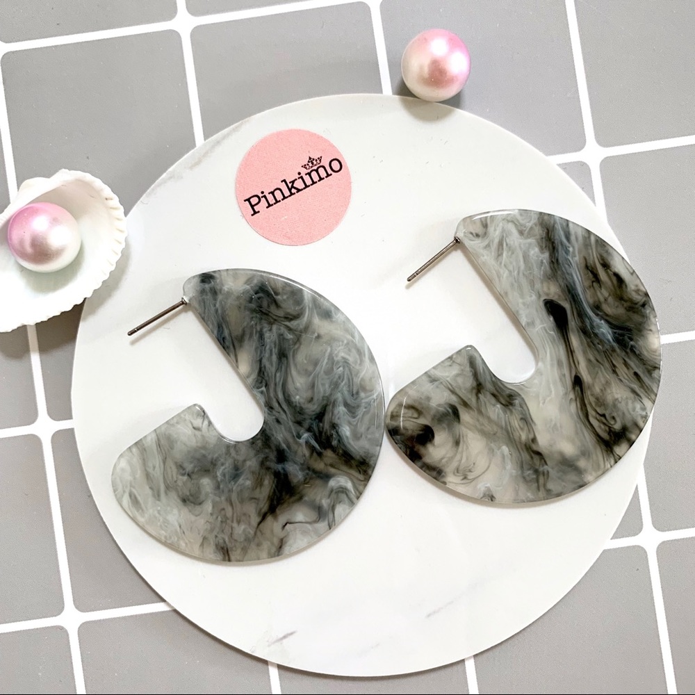 'G' Shape Acrylic Earrings